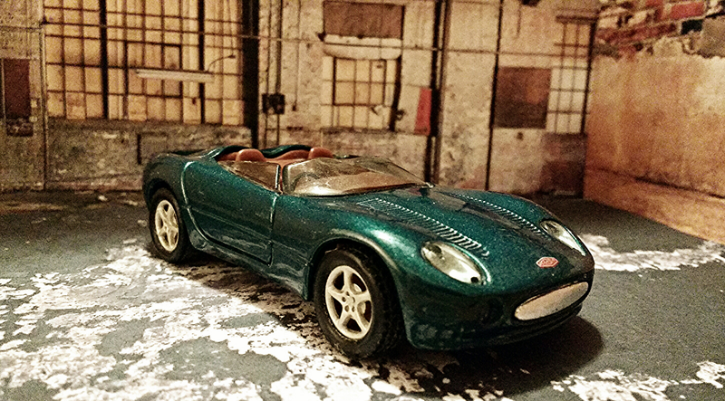 Illustration for article titled LaLD car week: Thursday on the Thames 1/43 Jaguar Xk 180
